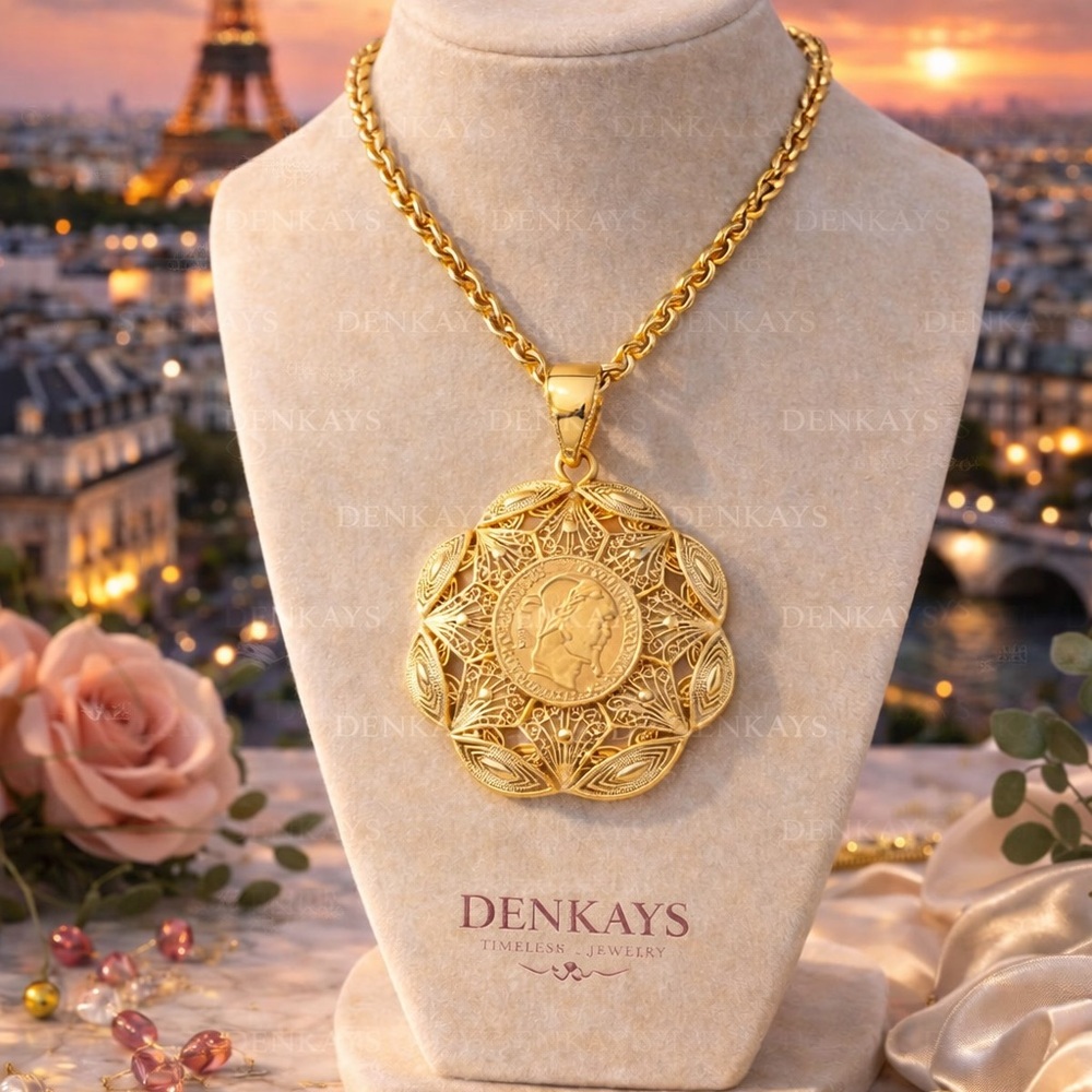 Gold Pendant Necklace - Picture 3 of 5